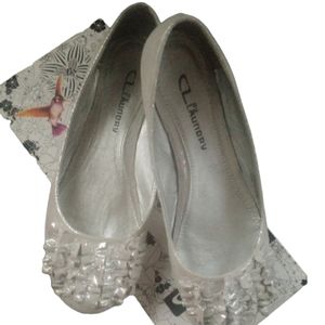 Chinese Laundry Silver flats